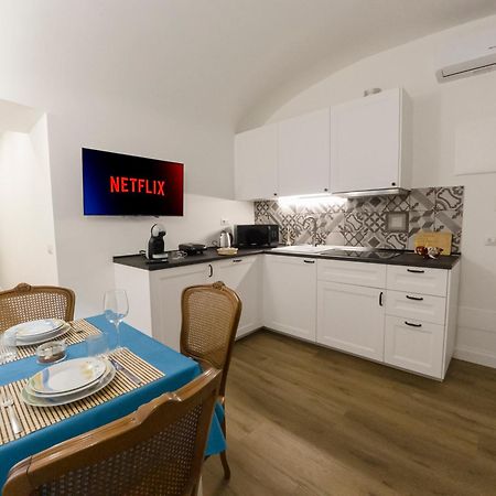 Апартаменти Centro-5Stelle 10 Minuti Dal Mare A Piedi Савона Екстер'єр фото