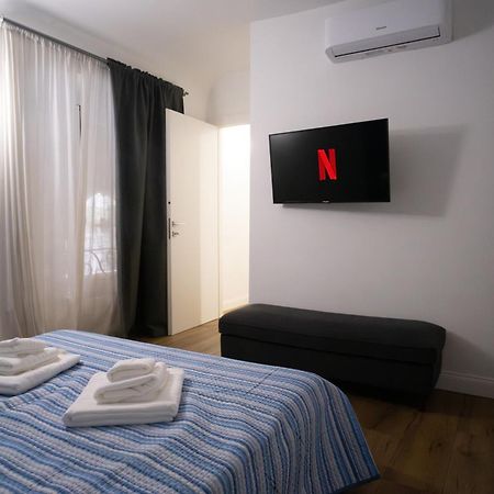 Апартаменти Centro-5Stelle 10 Minuti Dal Mare A Piedi Савона Екстер'єр фото