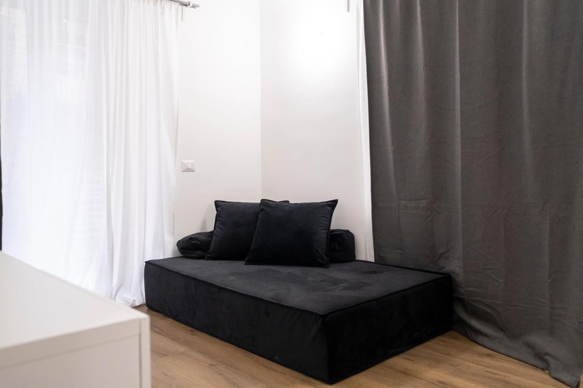 Апартаменти Centro-5Stelle 10 Minuti Dal Mare A Piedi Савона Екстер'єр фото
