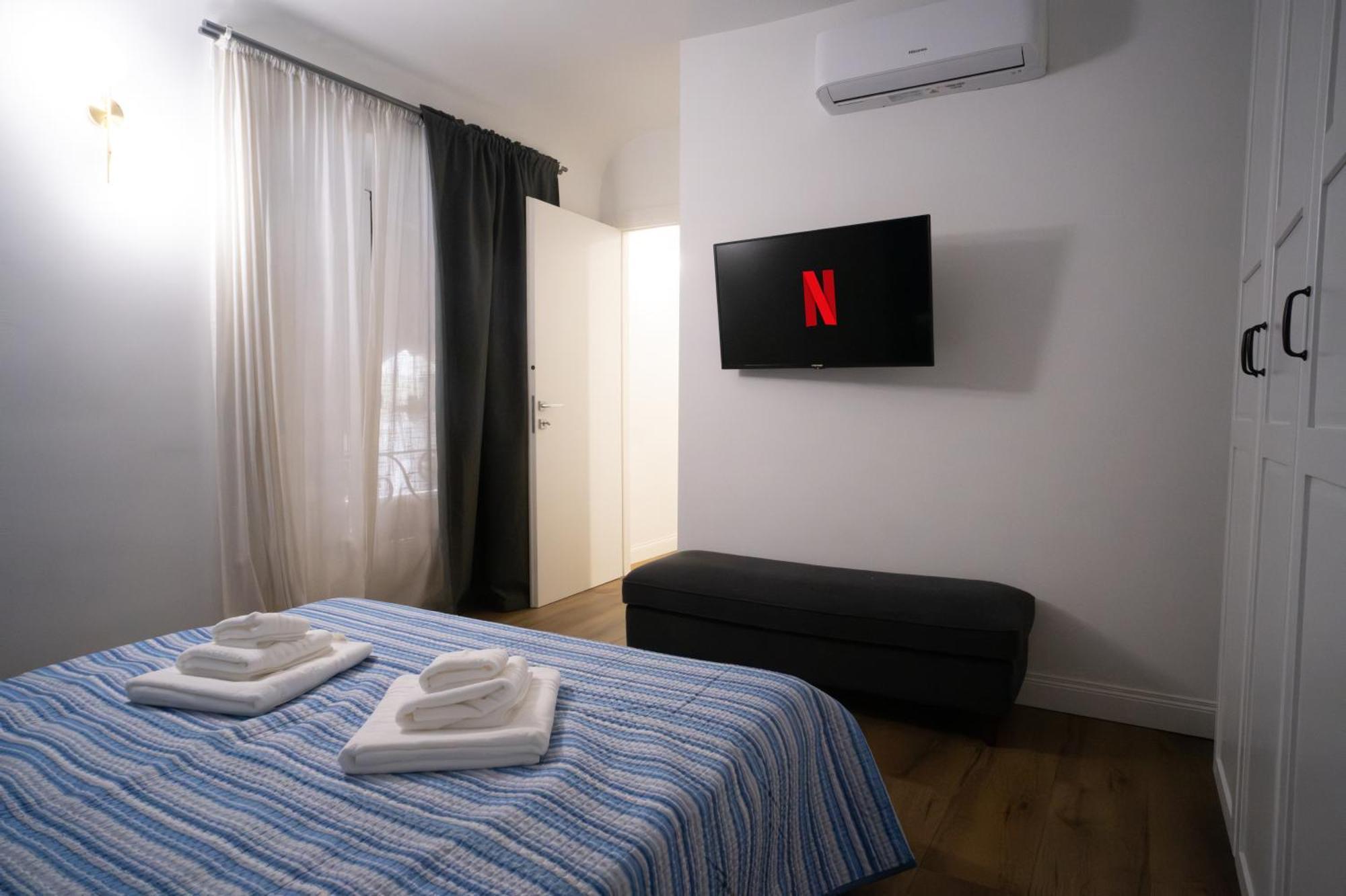 Апартаменти Centro-5Stelle 10 Minuti Dal Mare A Piedi Савона Екстер'єр фото
